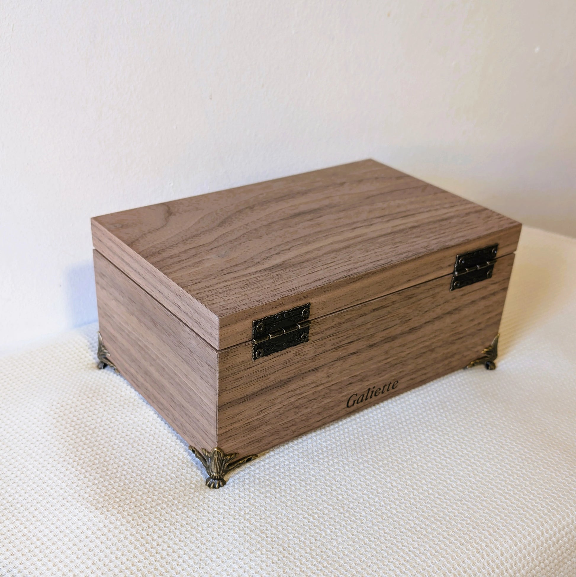 "Le Coffret" placage Noyer Américain Galiette